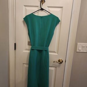 Green women’s size 14 dress knee high back zipper sleeveless cute NWT from Macys